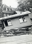 501763 Afbeelding van het seinhuis bij de spoorwegovergang in de Burgemeester Reigerstraat te Utrecht, na te zijn ...